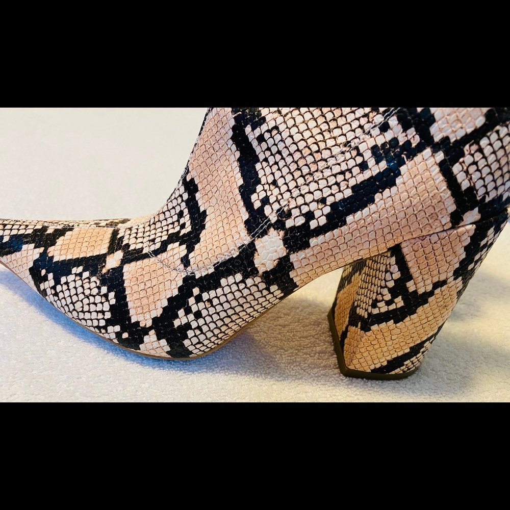 Almost Brand New Boots By  PRETTY LITTLE THING - box 23 - Picture 5 of 8